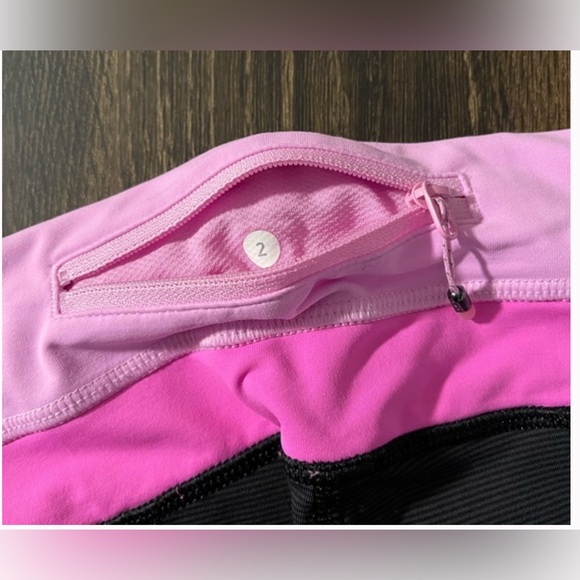 Lululemon Cropped Leggings Size 2 - Picture 5 of 5